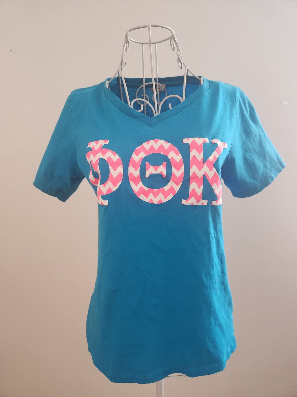 Cotton Heritage Phi Theta Kappa PTK Greek Letter V-Neck Tee Blue Small